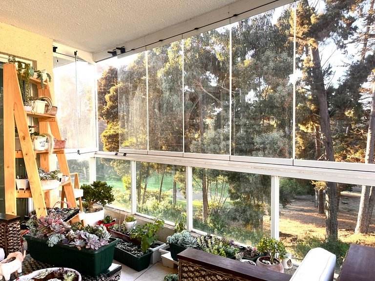 Bosque, golf y atardecer de película — tu refugio en Santo D